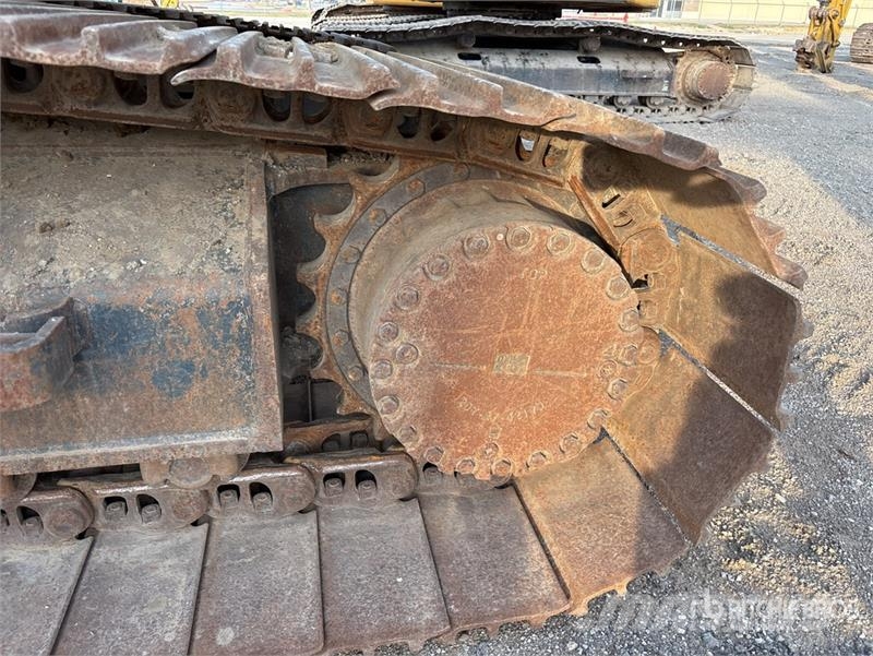 Komatsu PC210LC-11 Tracked Excavator Crawler excavators