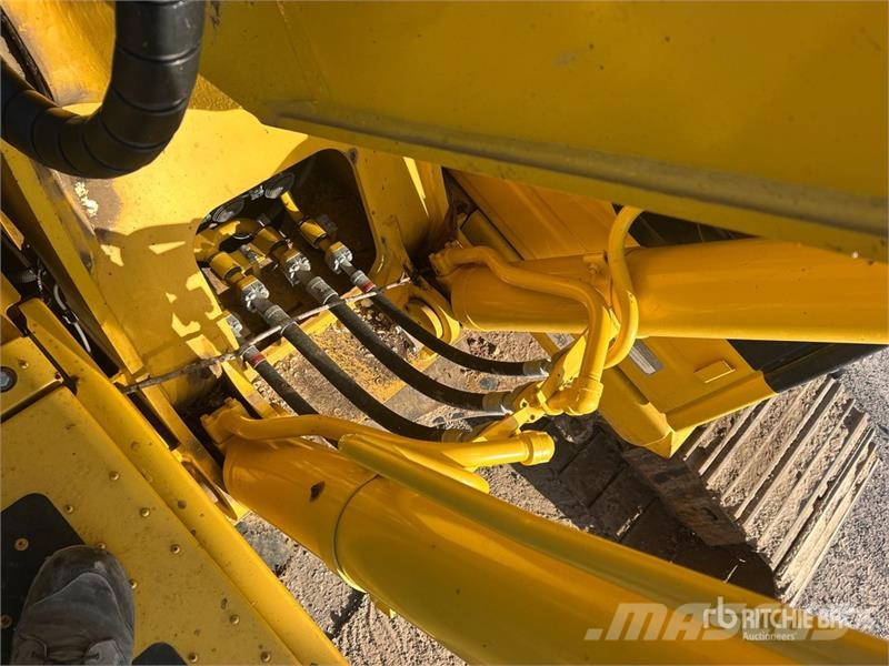 Komatsu PC210LC-11 Tracked Excavator Bagri goseničarji