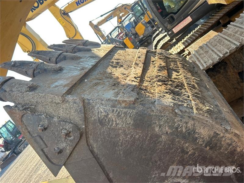 Komatsu PC210LC-11 Tracked Excavator Bagri goseničarji