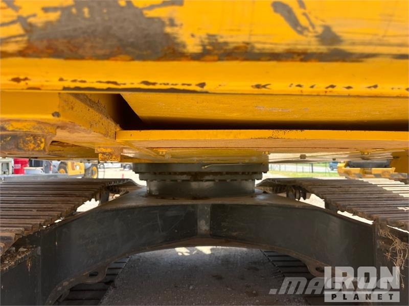 Komatsu PC210LC-11 Tracked Excavator Kāpurķēžu ekskavatori