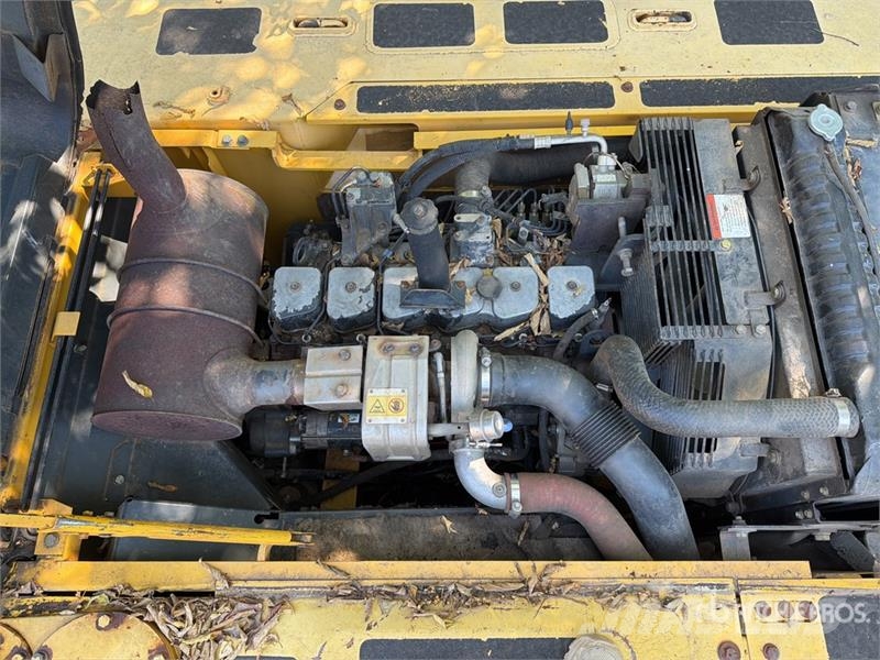 Komatsu PC220LC-7 Tracked Excavator Crawler excavators