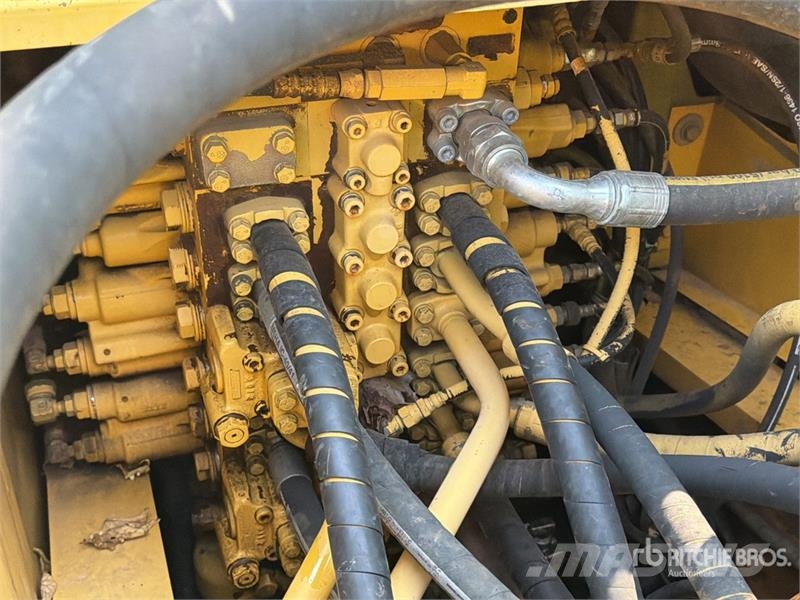 Komatsu PC220LC-7 Tracked Excavator Crawler excavators