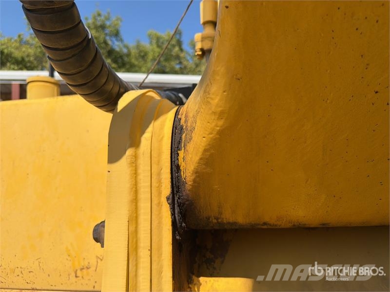 Komatsu PC220LC-7 Tracked Excavator Crawler excavators