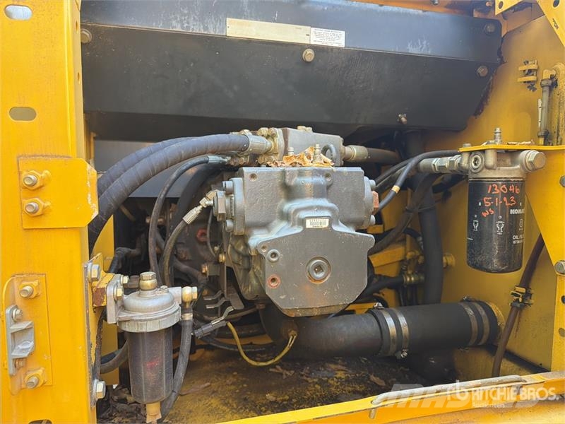 Komatsu PC220LC-7 Tracked Excavator Crawler excavators