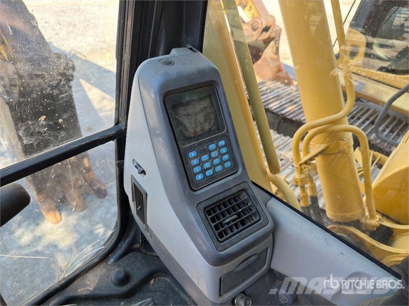 Komatsu PC220LC-7 Tracked Excavator Crawler excavators