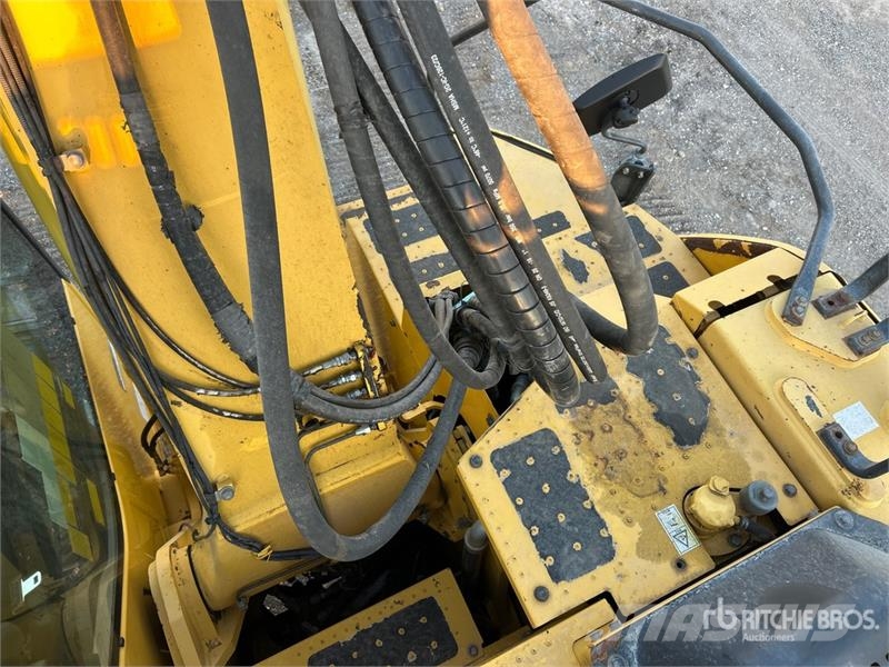 Komatsu PC228US-10 Tracked Excavator Bagri goseničarji