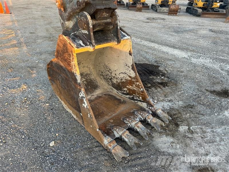 Komatsu PC228US-10 Tracked Excavator Bagri goseničarji