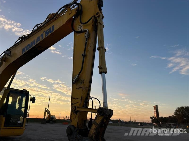 Komatsu PC228US-10 Tracked Excavator Bagri goseničarji