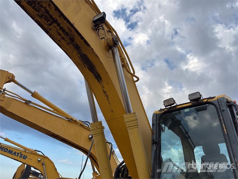 Komatsu PC228USLC8 Tracked Excavator Kāpurķēžu ekskavatori