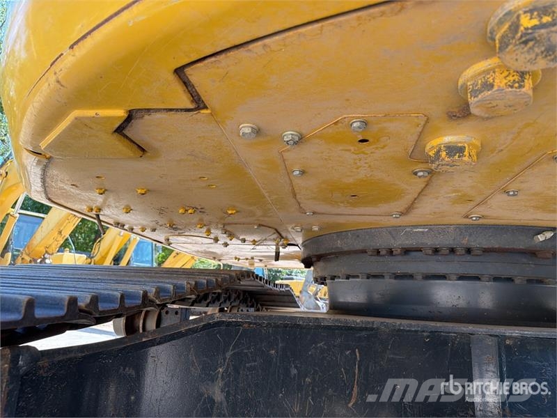 Komatsu PC238USLC-11 Tracked Excavator Crawler excavators