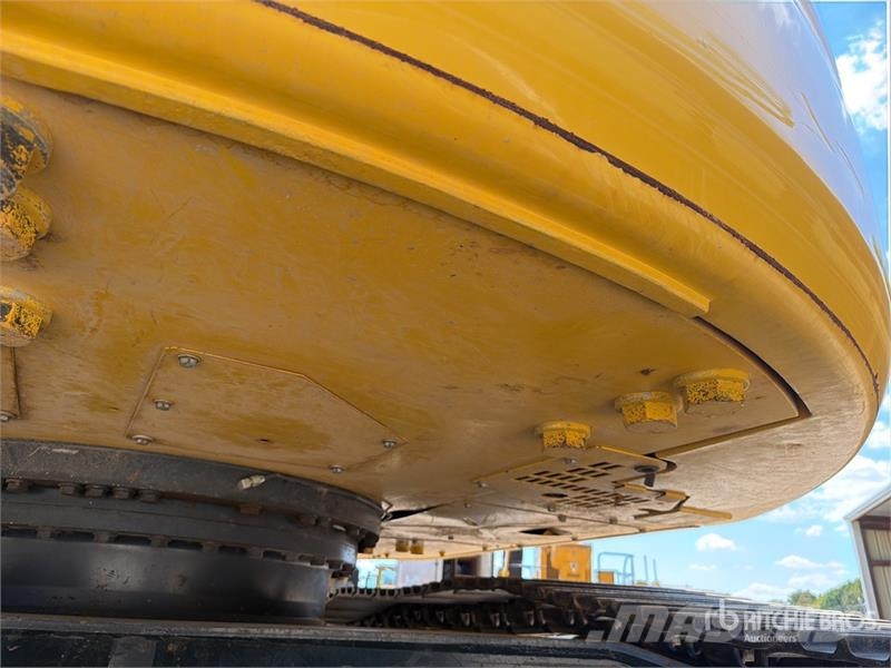 Komatsu PC238USLC-11 Tracked Excavator Crawler excavators