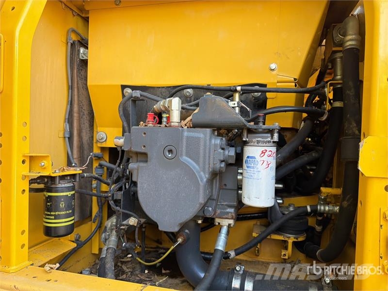 Komatsu PC240LC-10 Tracked Excavator Bageri guseničari