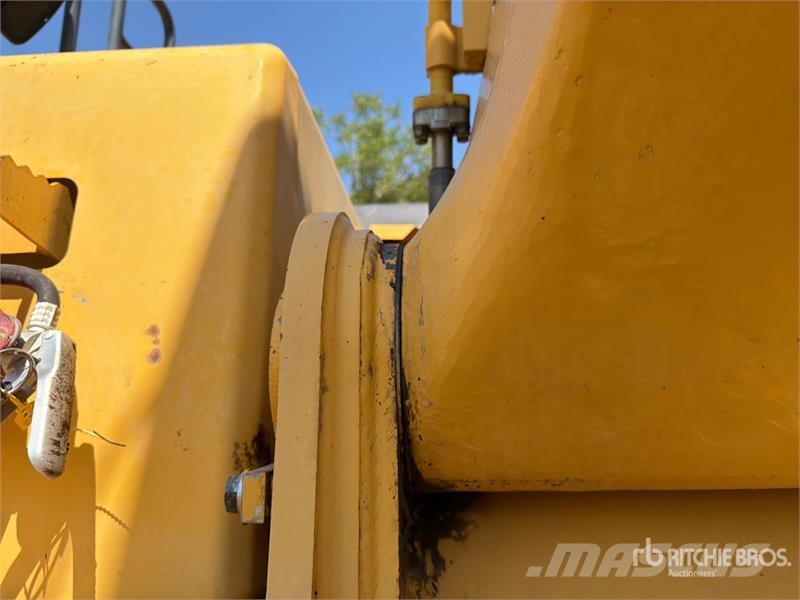 Komatsu PC240LC-10 Tracked Excavator Bageri guseničari