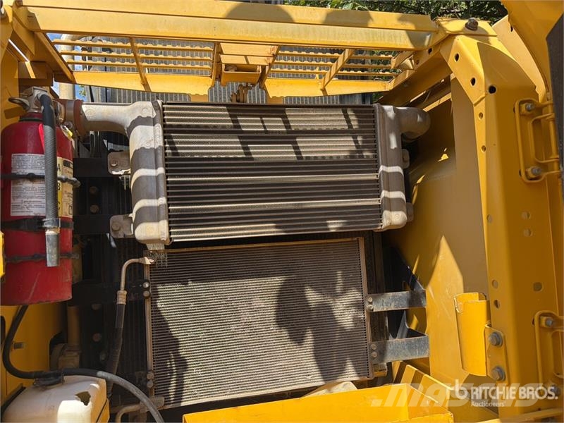 Komatsu PC270LC-7 Vikšriniai ekskavatoriai