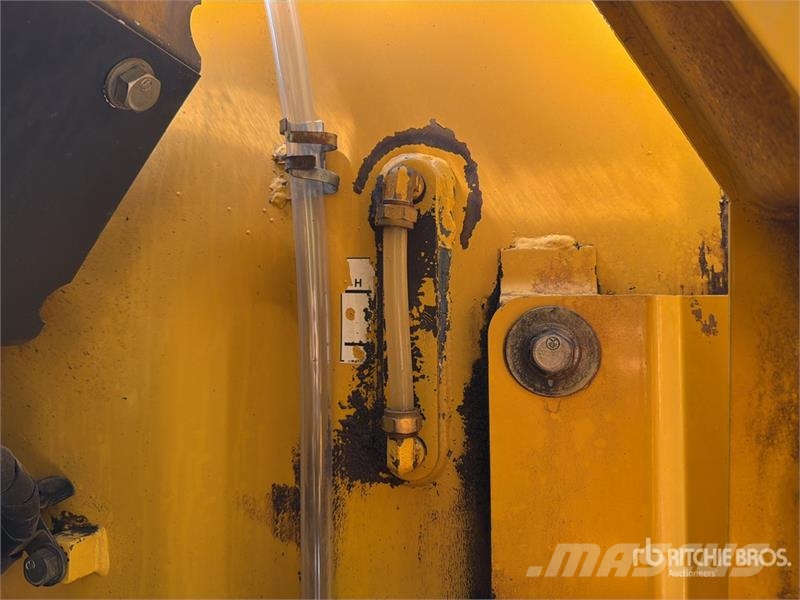 Komatsu PC270LC-7 Vikšriniai ekskavatoriai