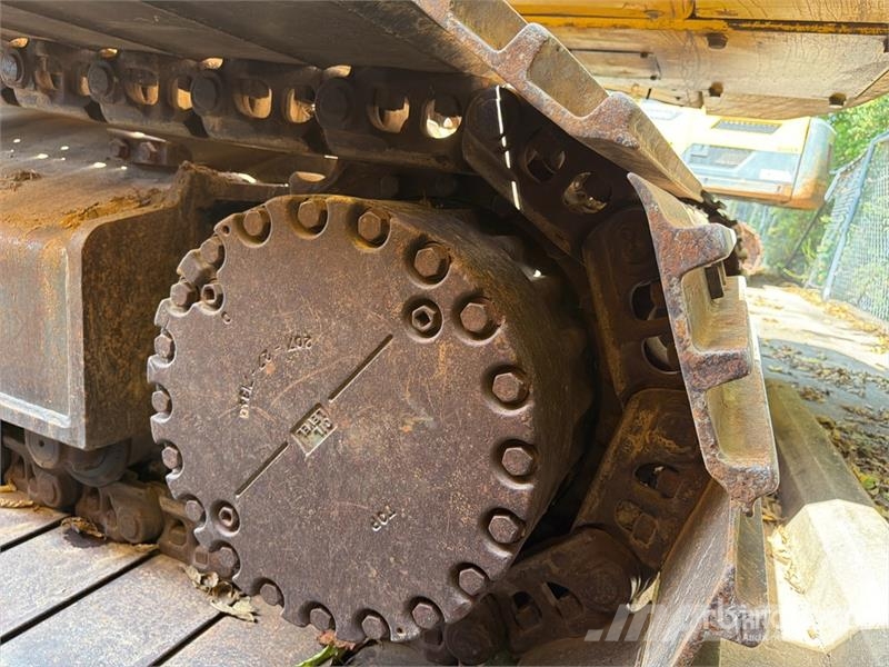 Komatsu PC270LC-7 Vikšriniai ekskavatoriai