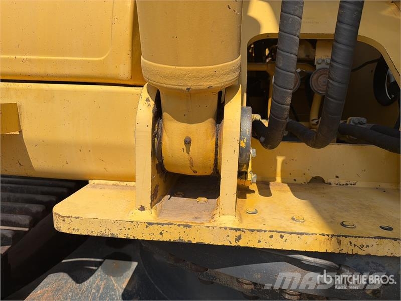 Komatsu PC270LC-7 Vikšriniai ekskavatoriai
