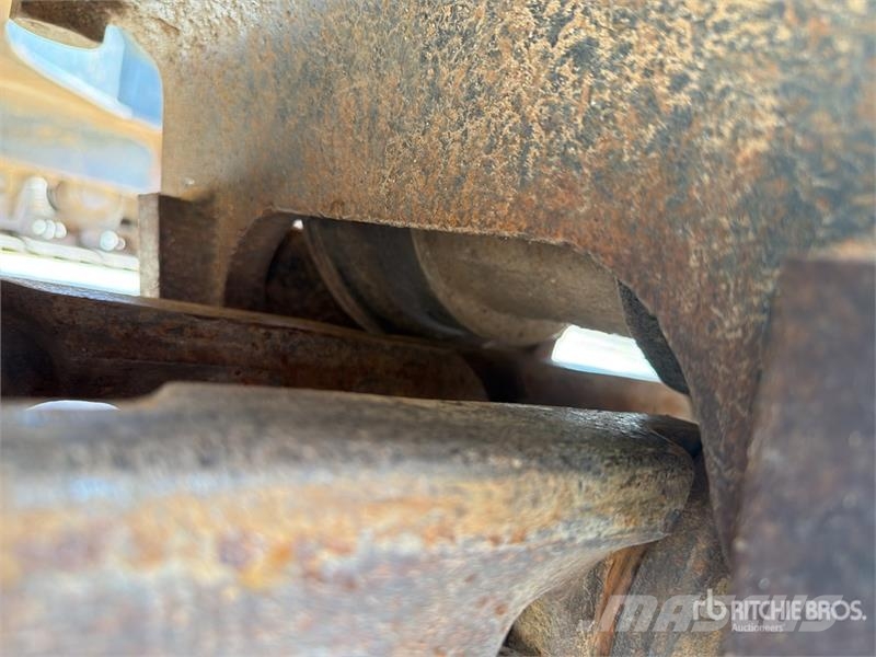 Komatsu PC270LC-7 Vikšriniai ekskavatoriai