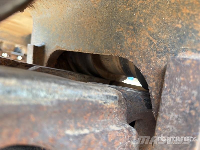 Komatsu PC270LC-7 Vikšriniai ekskavatoriai