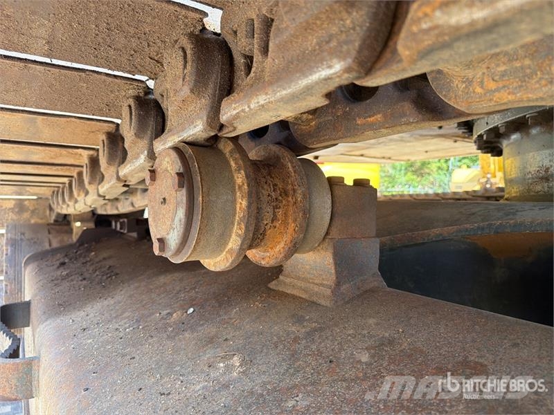 Komatsu PC270LC-7 Vikšriniai ekskavatoriai