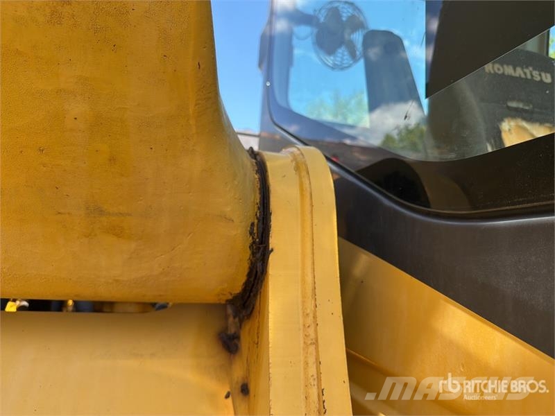 Komatsu PC270LC-7 Vikšriniai ekskavatoriai
