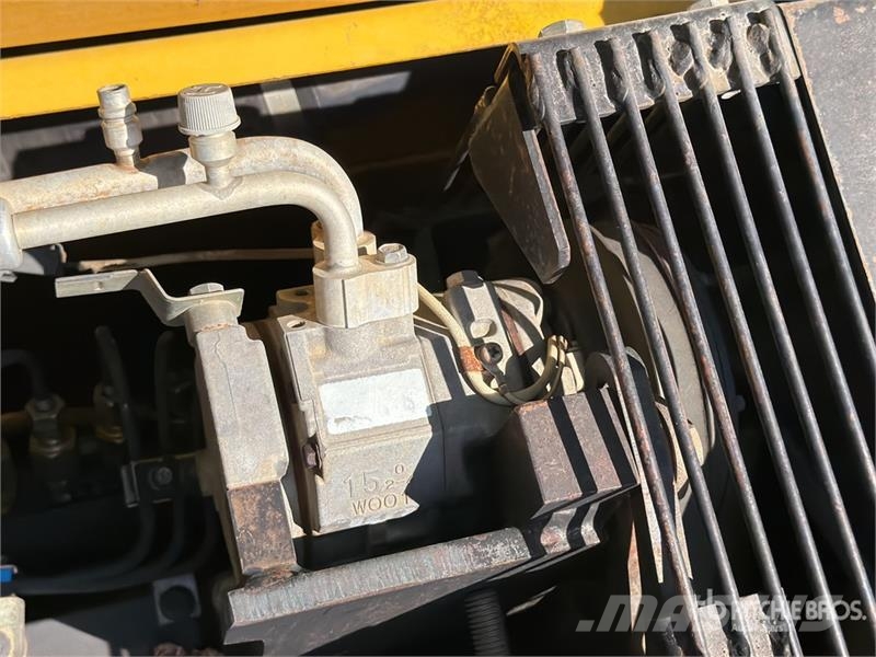 Komatsu PC270LC-7 Vikšriniai ekskavatoriai