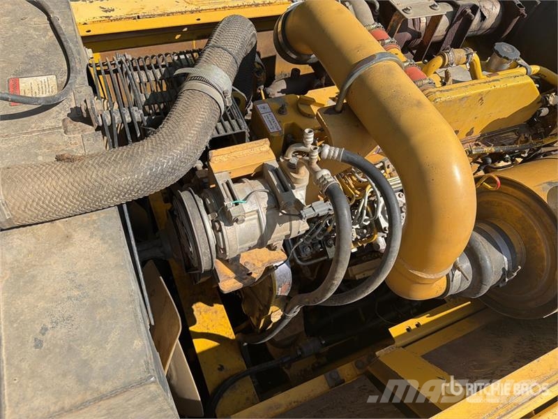 Komatsu PC300LC-6LC Tracked Excavator Crawler excavators