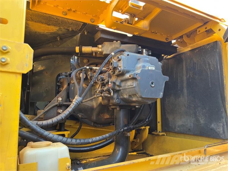 Komatsu PC300LC-7 Tracked Excavator Gravemaskiner på larvebånd