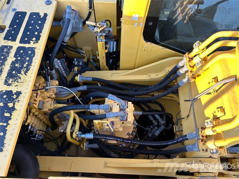 Komatsu PC360LC-10 Tracked Excavator Lánctalpas kotrók