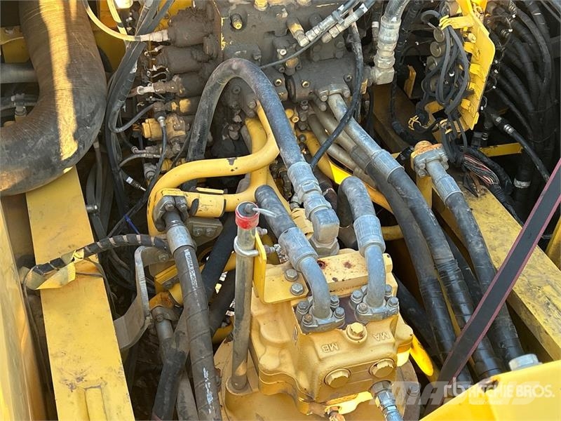 Komatsu PC360LCi-11 GPS installed/ functional Tracked Exca حفارات زحافة