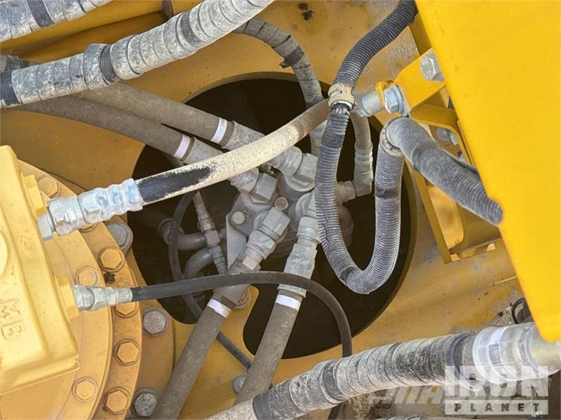 Komatsu PC490LCI-11 Tracked Excavator Rupsgraafmachines