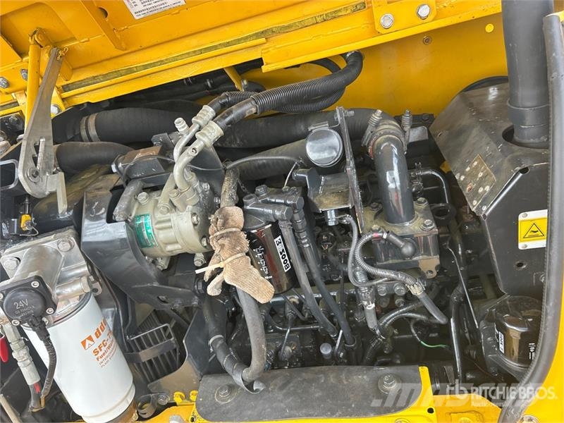 Komatsu PC70-8 Tracked Excavator Escavadoras de rastos