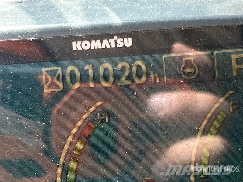 Komatsu PC70-8 Tracked Excavator Escavadoras de rastos