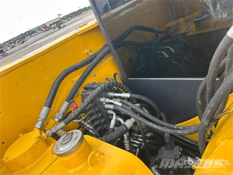 Komatsu PC70-8 Tracked Excavator Escavadoras de rastos