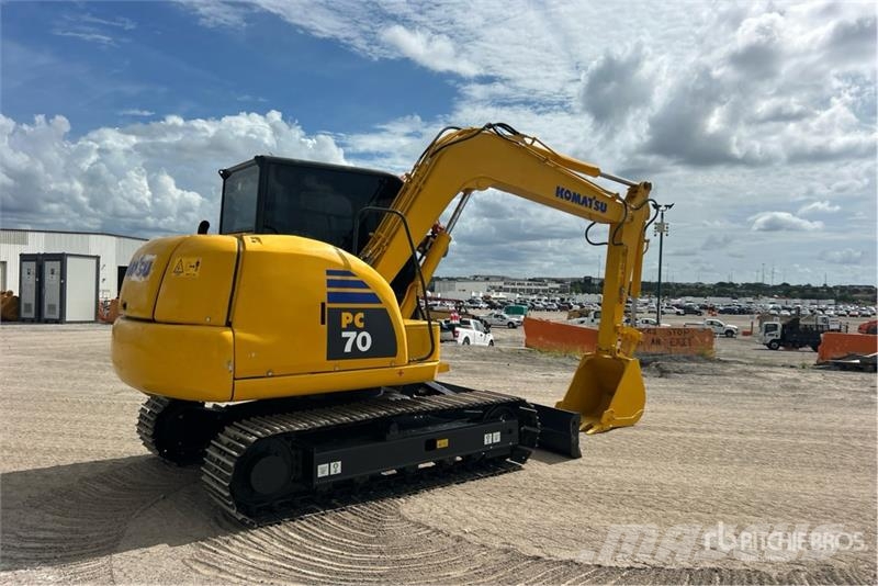 Komatsu PC70-8 Tracked Excavator Escavadoras de rastos