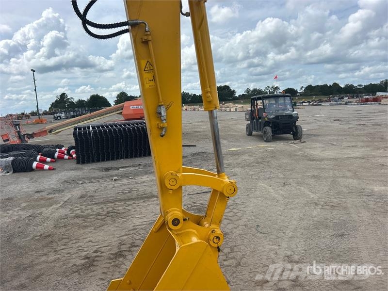 Komatsu PC70-8 Tracked Excavator Escavadoras de rastos