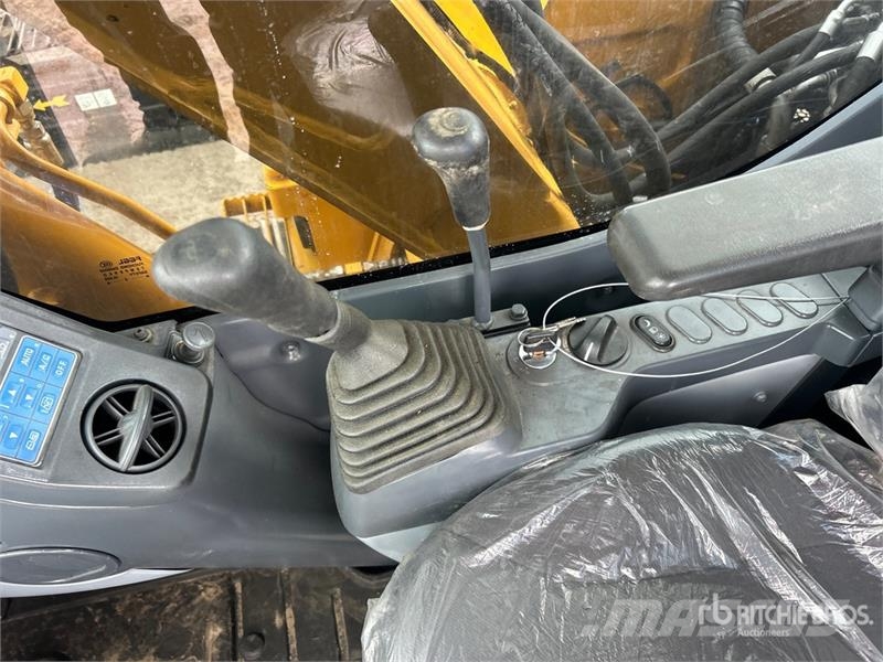 Komatsu PC70-8 Tracked Excavator Escavadoras de rastos