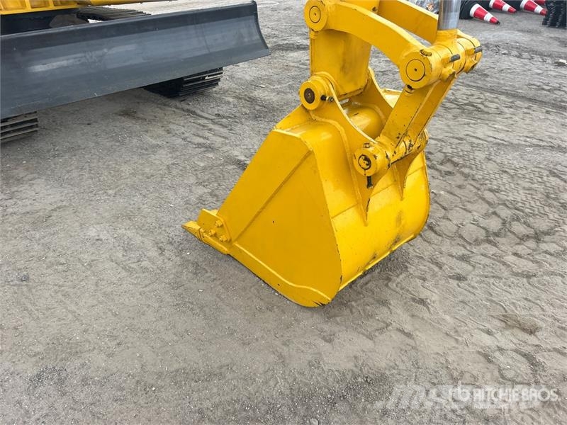 Komatsu PC70-8 Tracked Excavator Escavadoras de rastos