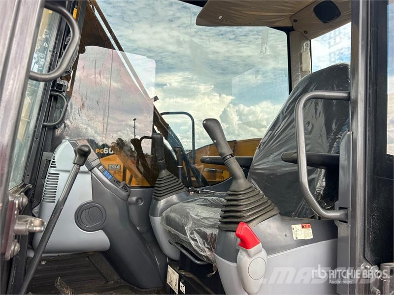 Komatsu PC70-8 Tracked Excavator Escavadoras de rastos