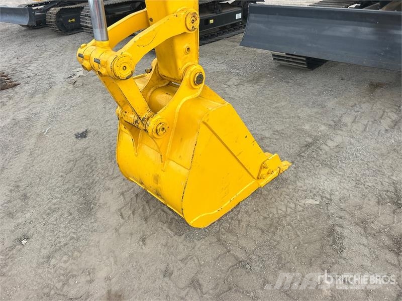 Komatsu PC70-8 Tracked Excavator Escavadoras de rastos