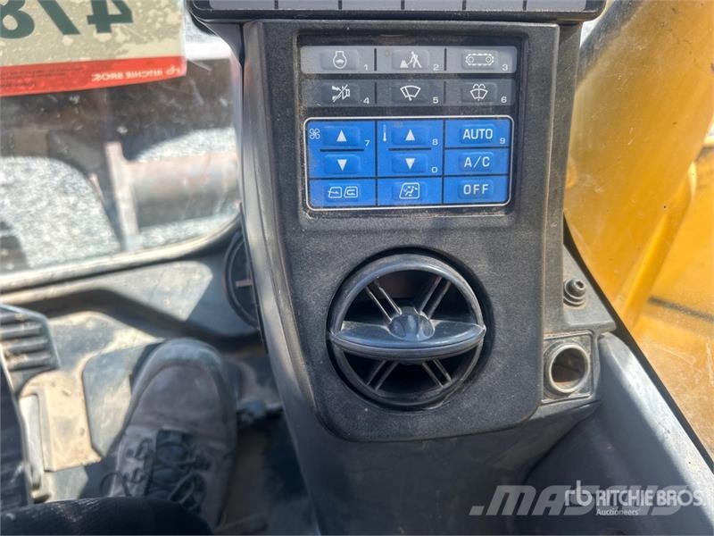 Komatsu PC78US-8 Tracked Excavator Верижен екскаватор