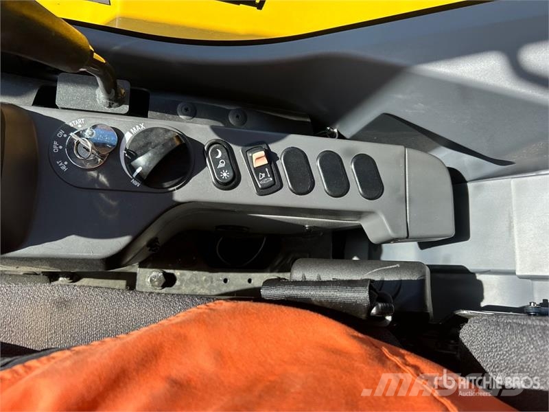 Komatsu PC88MR-11 Tracked Excavator Rupsgraafmachines