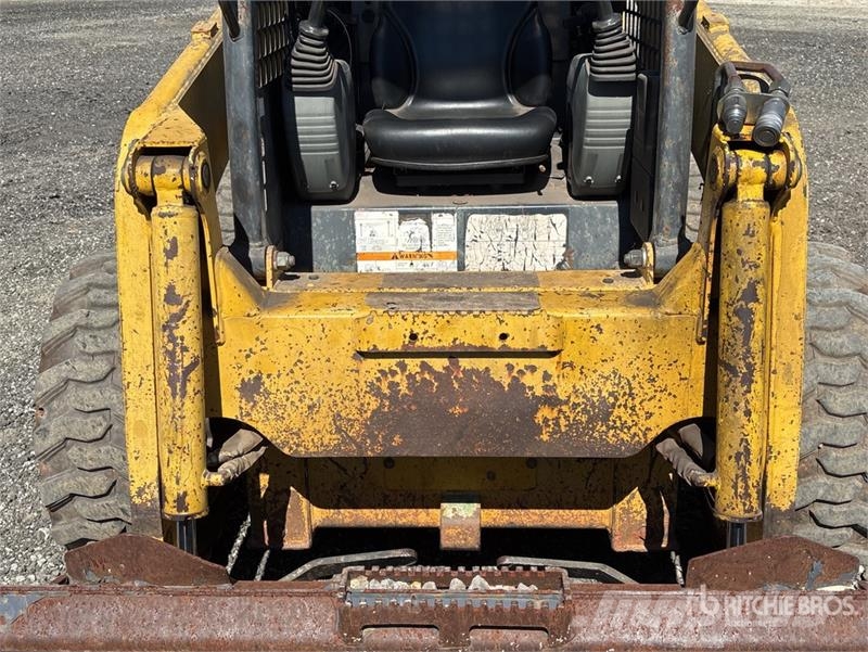 Komatsu SK815-5 Mini Pale Gommate