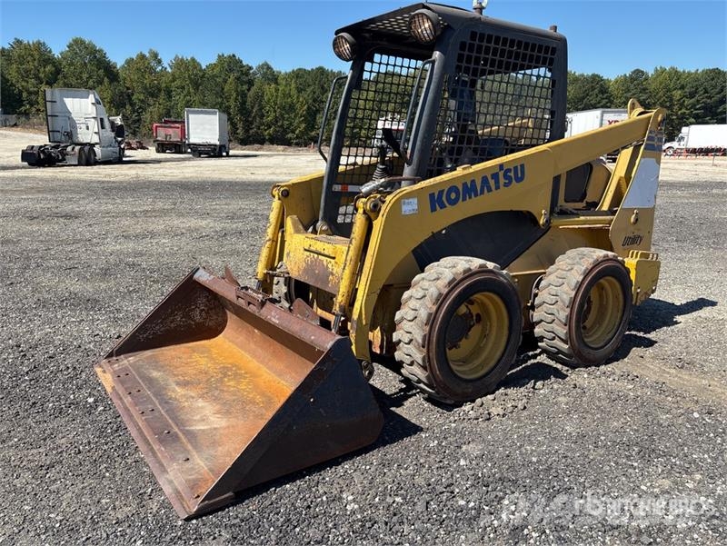 Komatsu SK815-5 Mini Pale Gommate