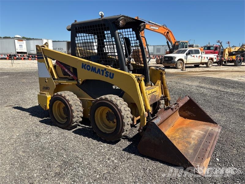 Komatsu SK815-5 Mini Pale Gommate