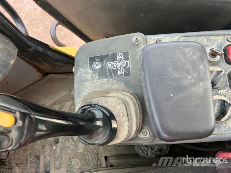 Komatsu WA200-7 Kolesni nakladalci