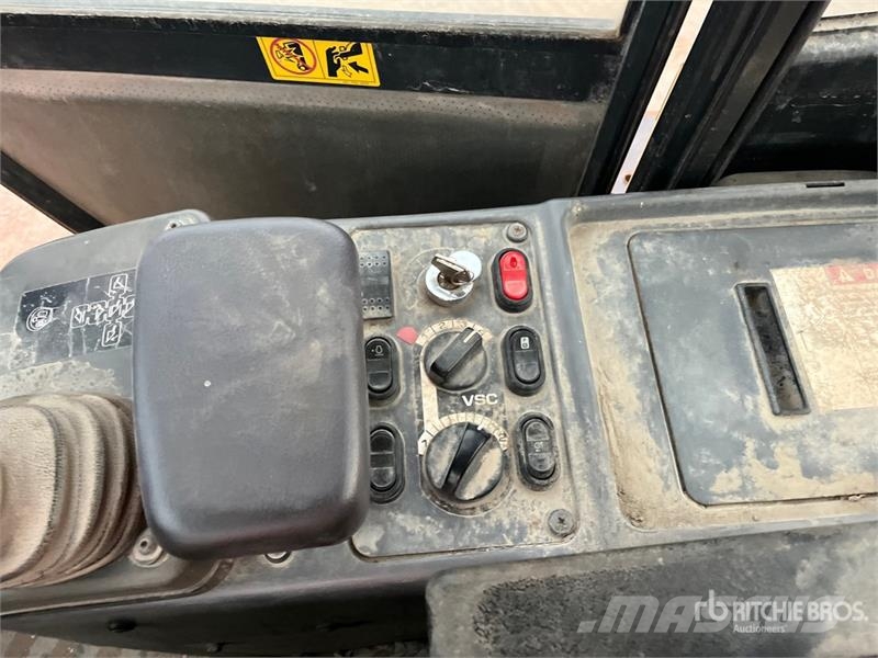 Komatsu WA200-7 Kolesni nakladalci