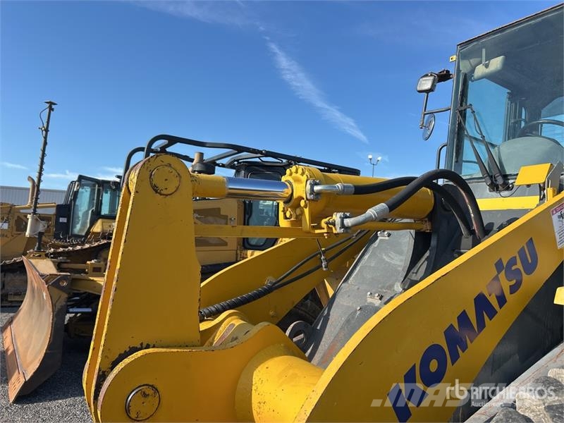 Komatsu WA250-5 Rataslaadurid