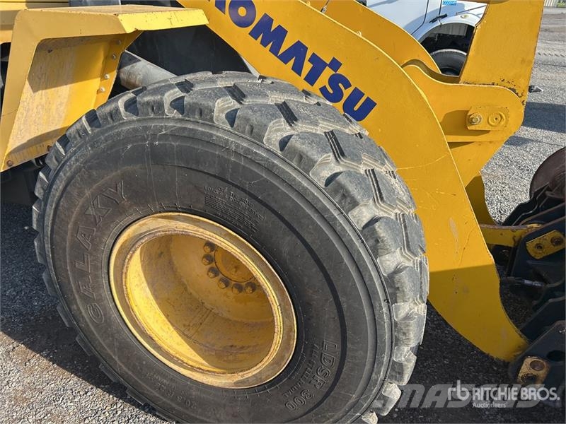 Komatsu WA250-5 Rataslaadurid
