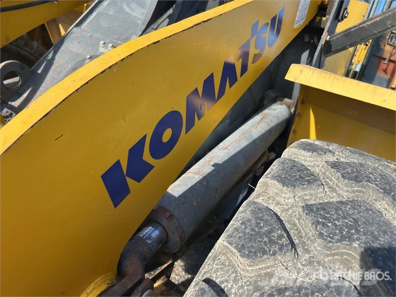 Komatsu WA250-5 Rataslaadurid